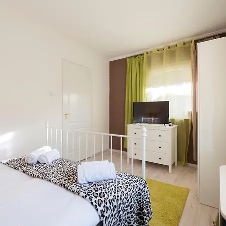 Kazinczy 3 Jewish Hq Bedroom + Living With Balcony Budapešť Exteriér fotografie
