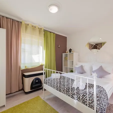 Kazinczy 3 Jewish Hq Bedroom + Living With Balcony Budapešť Exteriér fotografie