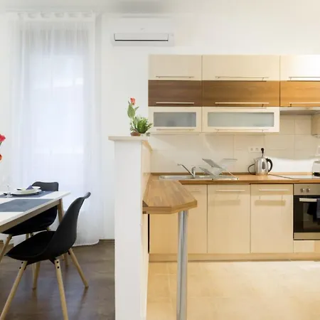 Kazinczy 3 Jewish Hq Bedroom + Living With Balcony Boedapest Buitenkant foto