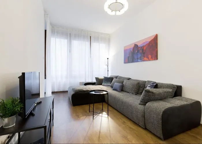 Kazinczy 3 Jewish Hq Bedroom + Living With Balcony