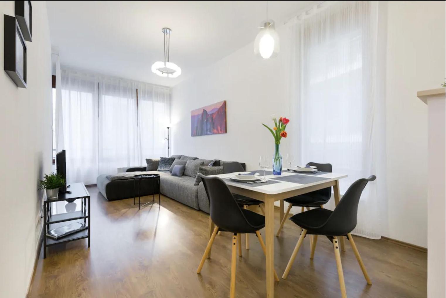 Kazinczy 3 Jewish Hq Bedroom + Living With Balcony *