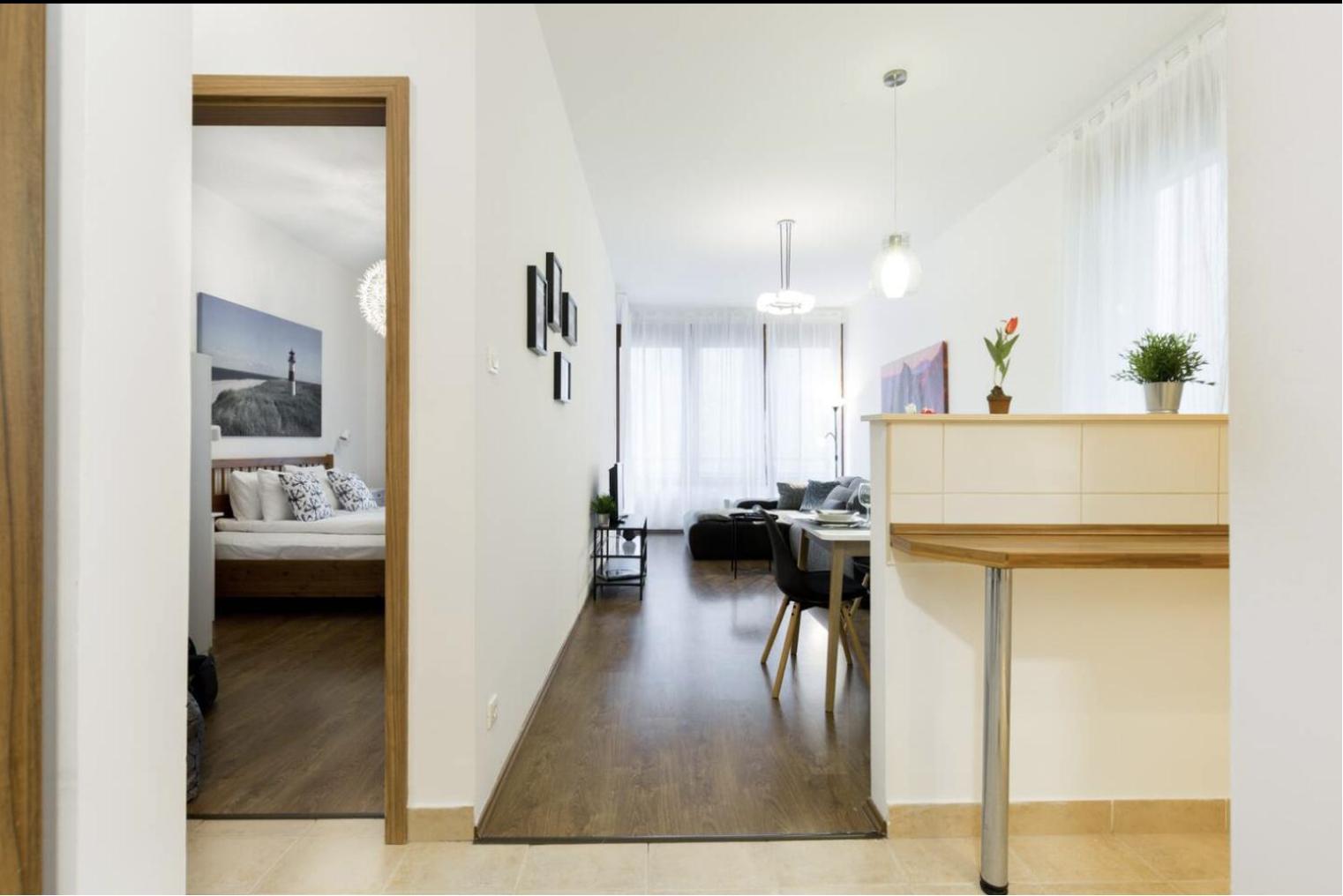Kazinczy 3 Jewish Hq Bedroom + Living With Balcony * Boedapest