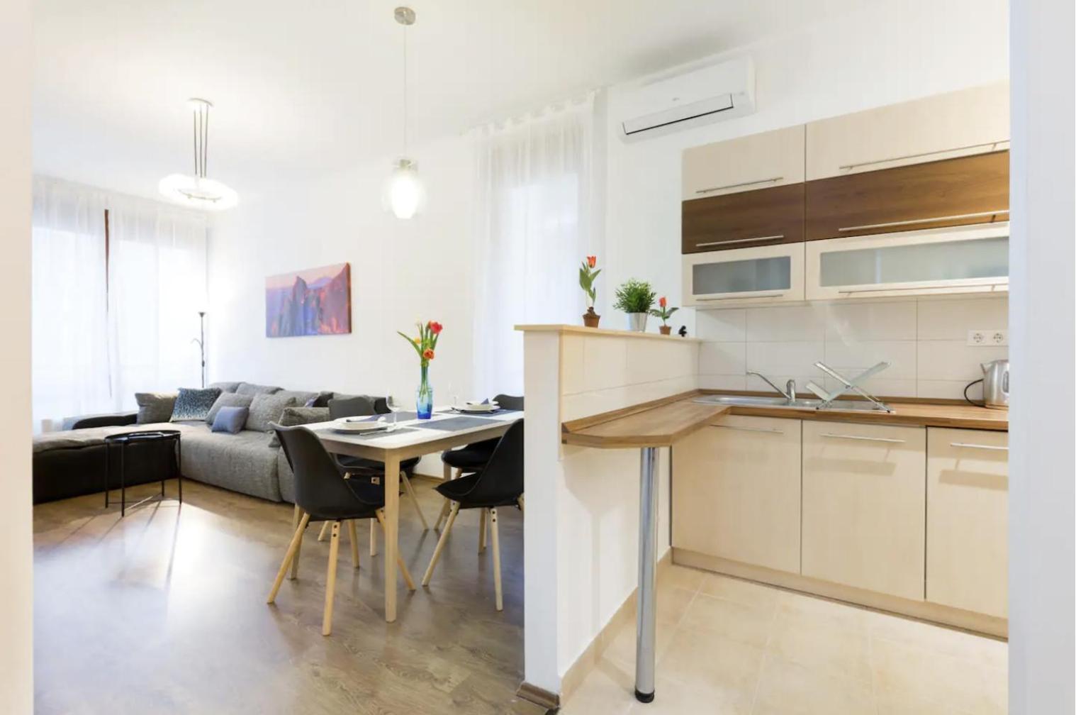 Kazinczy 3 Jewish Hq Bedroom + Living With Balcony Appartement