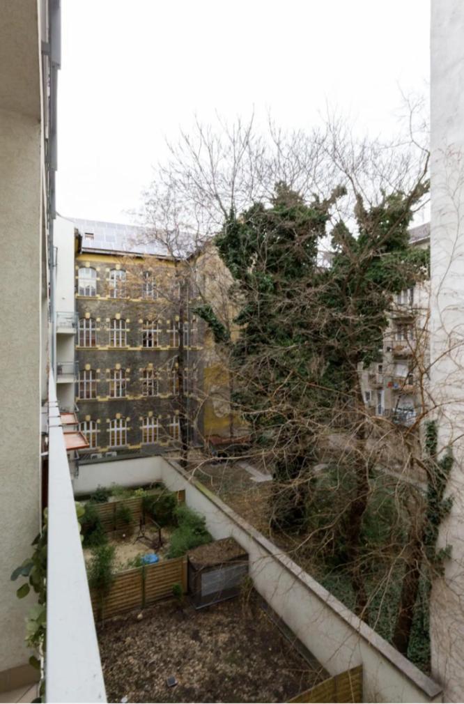 Kazinczy 3 Jewish Hq Bedroom + Living With Balcony Appartement Boedapest
