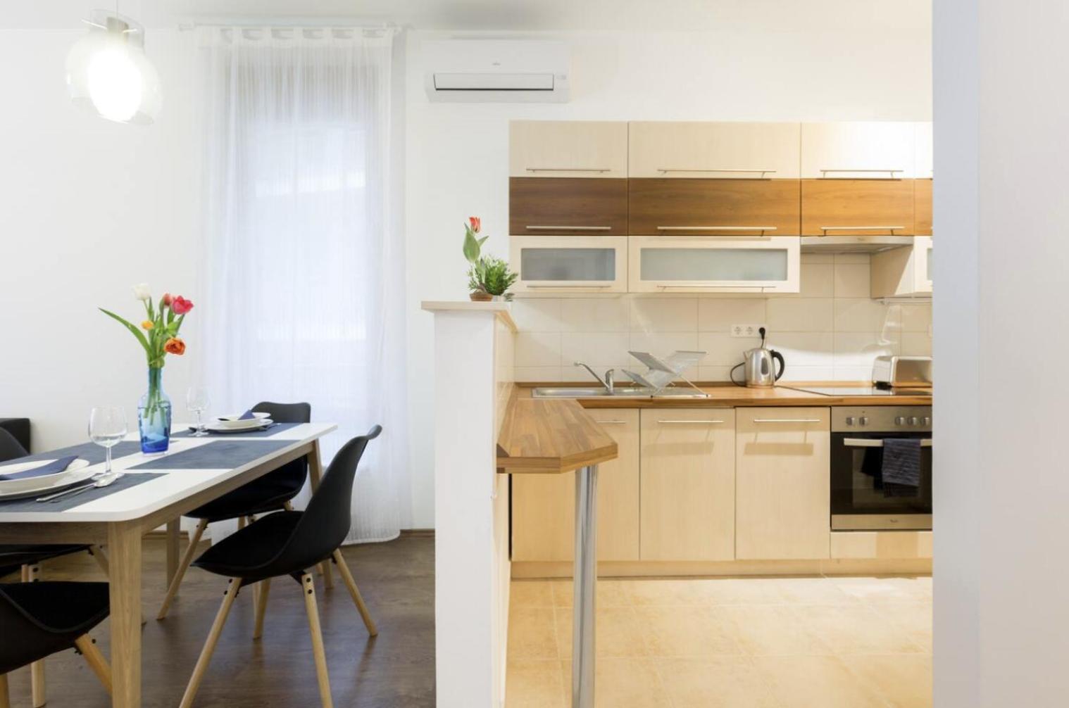 Kazinczy 3 Jewish Hq Bedroom + Living With Balcony Appartement