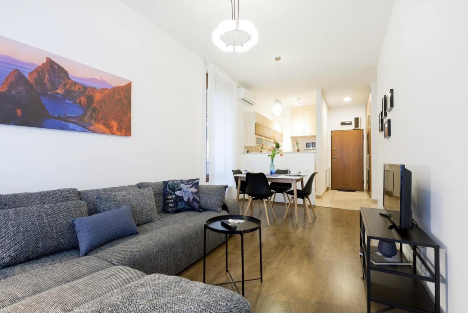 Kazinczy 3 Jewish Hq Bedroom + Living With Balcony * Boedapest